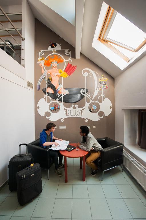 Dormitory Room (6 Adults),190497451:JPEG