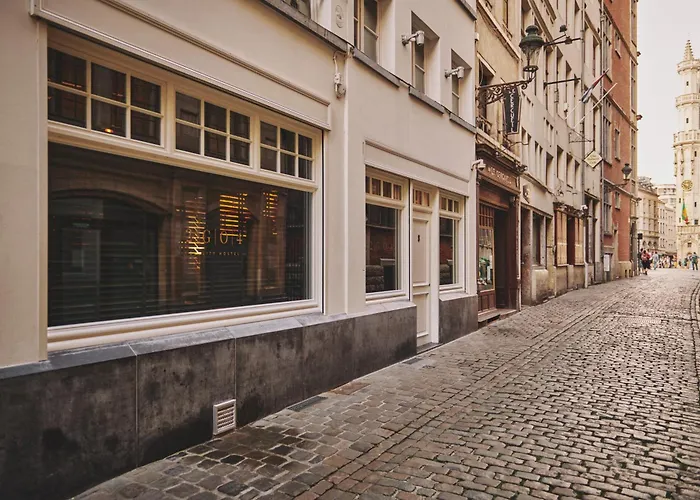 Classic By 2Go4 Grand PlaceHostel